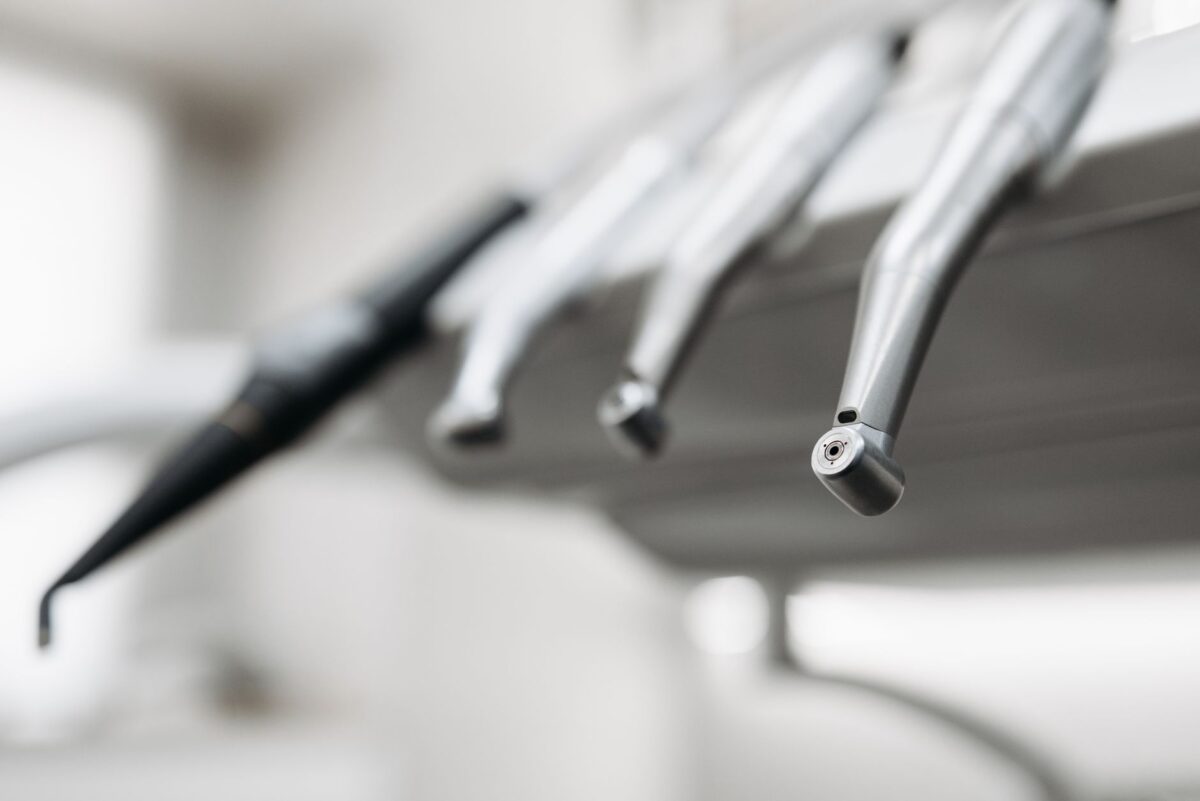 Holistic vs Traditional Dentistry: Key Differences Explained
