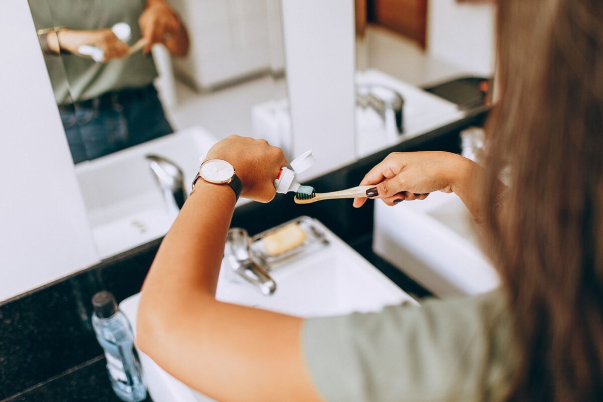 Evaluating the Effectiveness of Natural Toothpaste Products