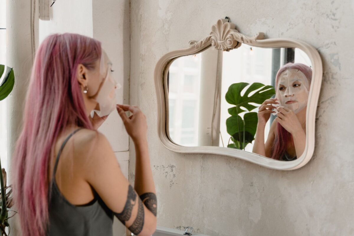 What Causes Adult Acne on the Jawline? Triggers and How to Treat It